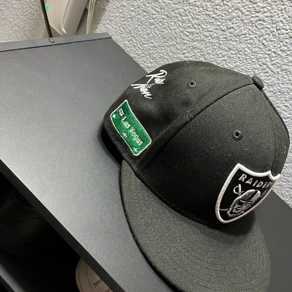 New era fitted hats - Picture 4 of 4